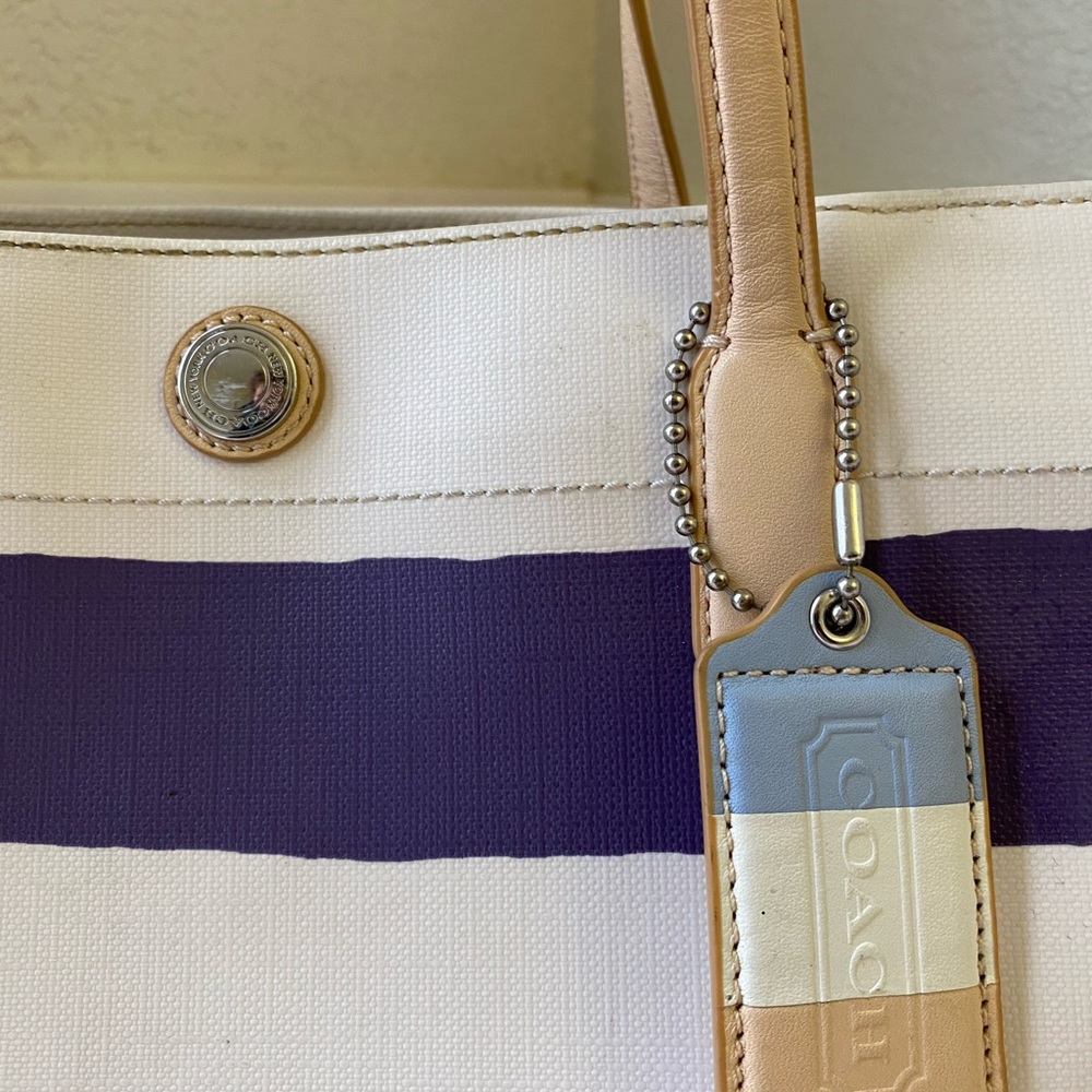 COACH Large Striped Tote in Excellent Condition - Picture 2 of 8